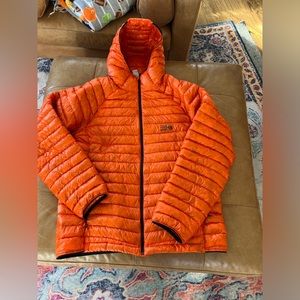 Never Worn Mountain Hardwear coat